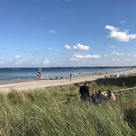 Str/107 · Strandallee 124 -seeblick Scharbeutz